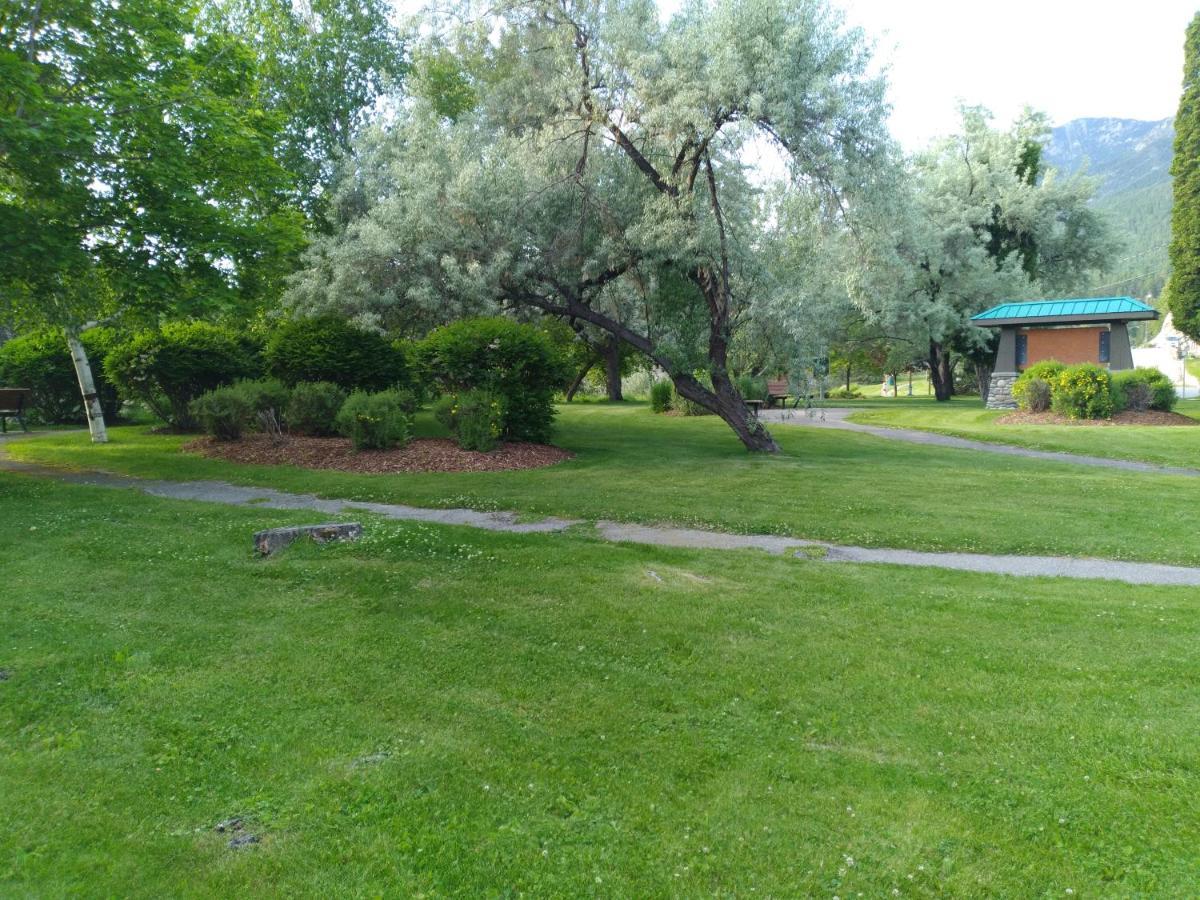 Appletree Inn Radium Hot Springs Luaran gambar