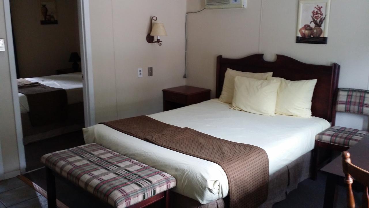 Appletree Inn Radium Hot Springs Luaran gambar